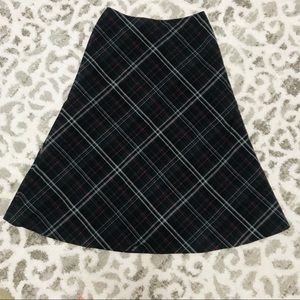 🔸3/$7 BUNDLE 🔸 LONG RED & Black Plaid Skirt